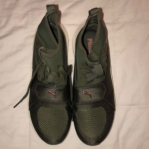 Woman’s Puma Sneakers